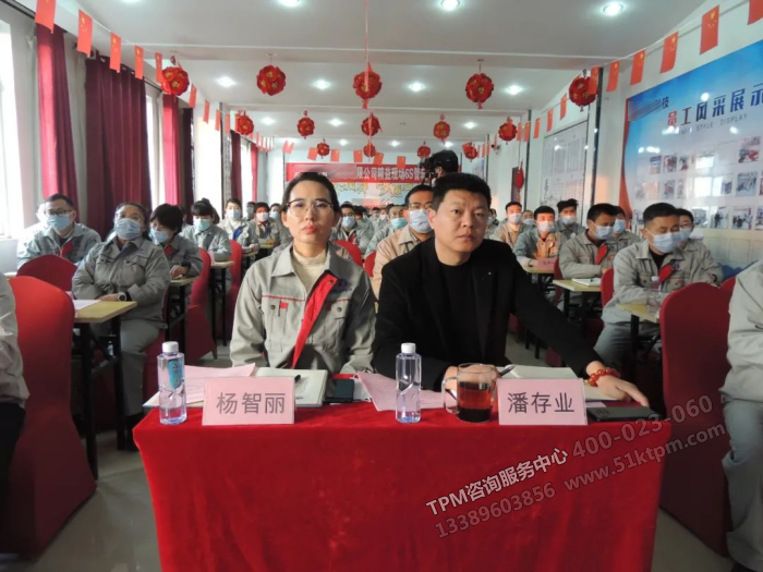 潘董事長(zhǎng)（右）、楊總經(jīng)理（左）